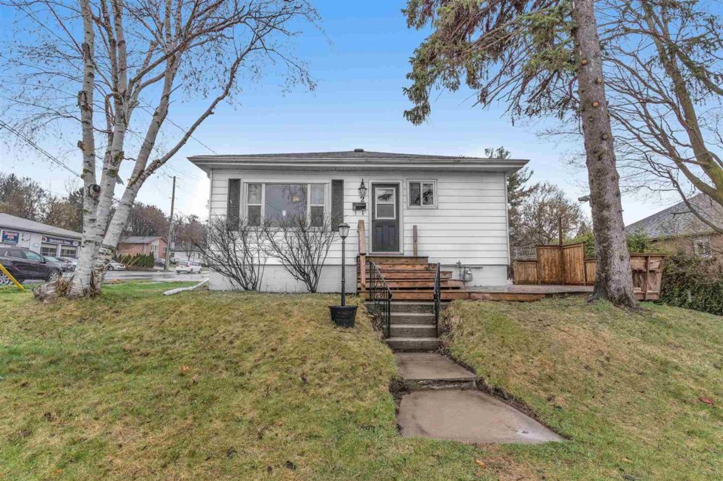 2 Howard Crescent, Kingston