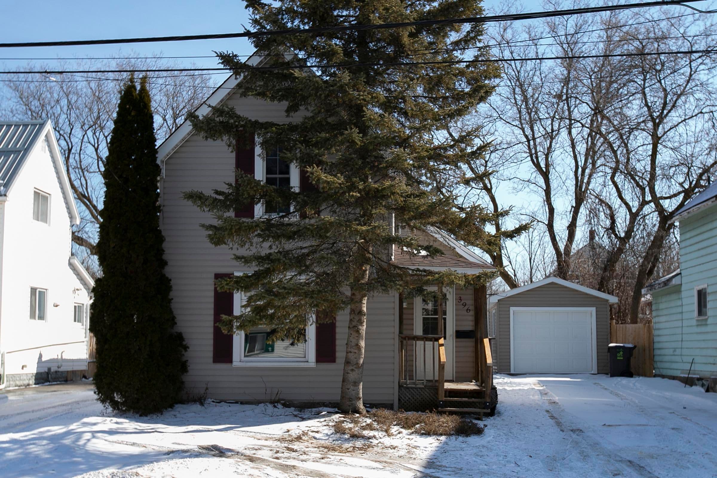 1 – 396 John St, Sault Ste. Marie, ON — photo 2 of 26